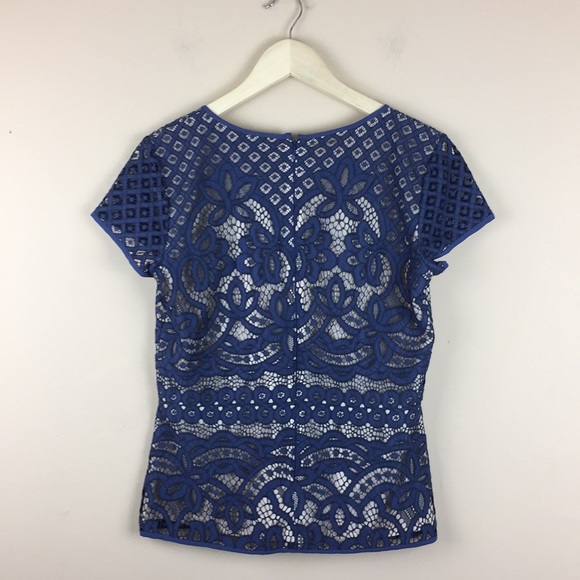 NWT Ann Taylor Blue scalloped Top Size Small - Picture 2 of 4